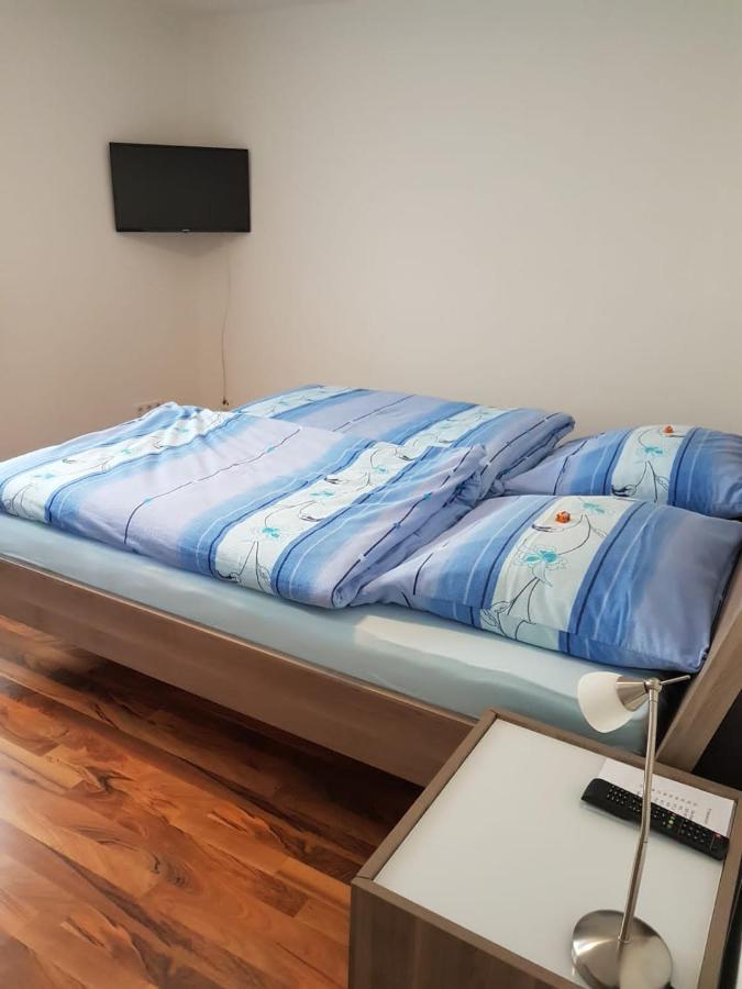 Ferienwohnung- Sarah Hahnstatten 外观 照片